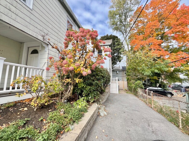 Building Photo - 7 Griggs Pl