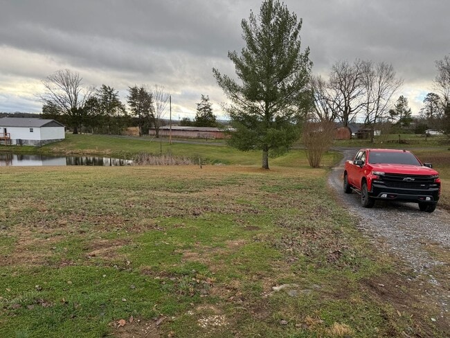 Building Photo - 114 Greenview Dr