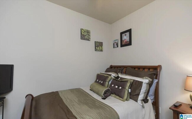 Building Photo - 1059 Kerry Dr