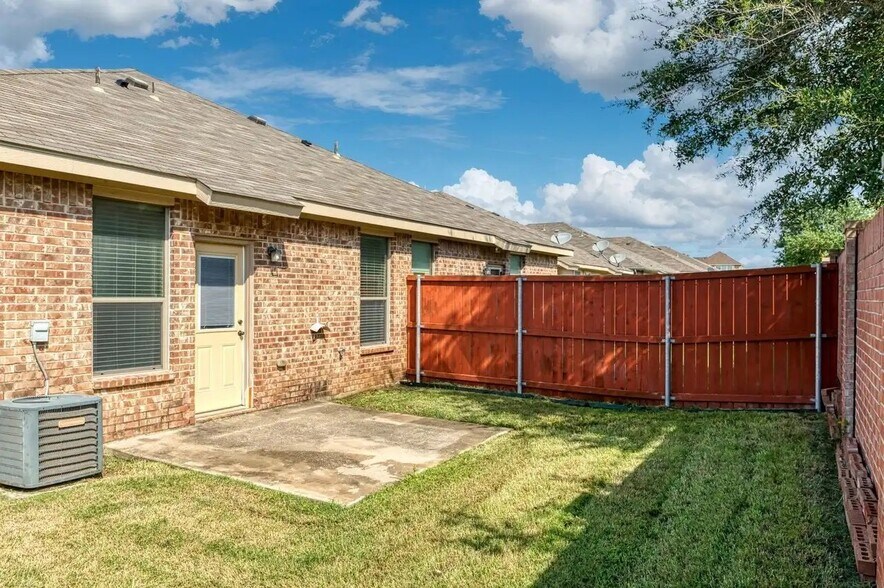 Building Photo - 366 Armstrong Ln