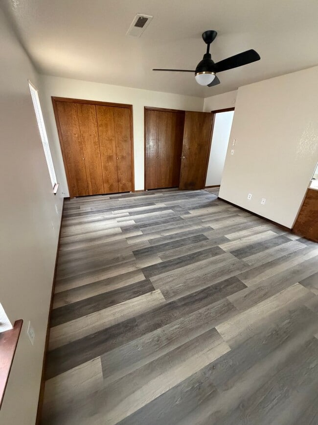 Building Photo - 3 bedroom 2 bath home for rent