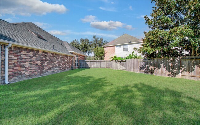 Building Photo - 10714 Barker Lake