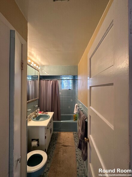 Building Photo - 10 Strathmore Rd