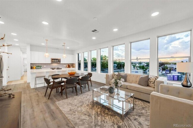 Building Photo - 2899 W 52nd Ave