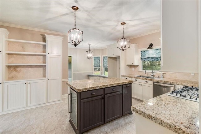 Building Photo - 307 Long Cove Dr