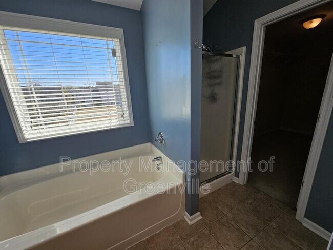 Building Photo - 695 Flintrock Dr