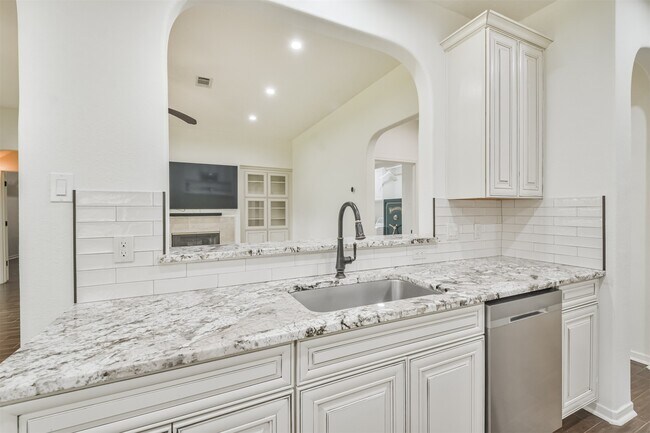 Building Photo - 811 Liberty Way