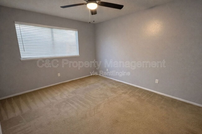 Building Photo - 600 Lorelei Ln