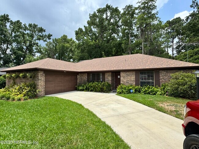 Building Photo - 1508 St Francis Dr