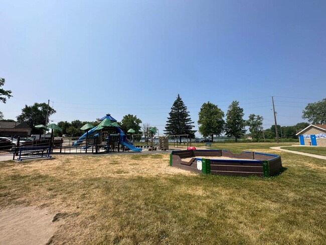 Building Photo - 15812 Culver Dr