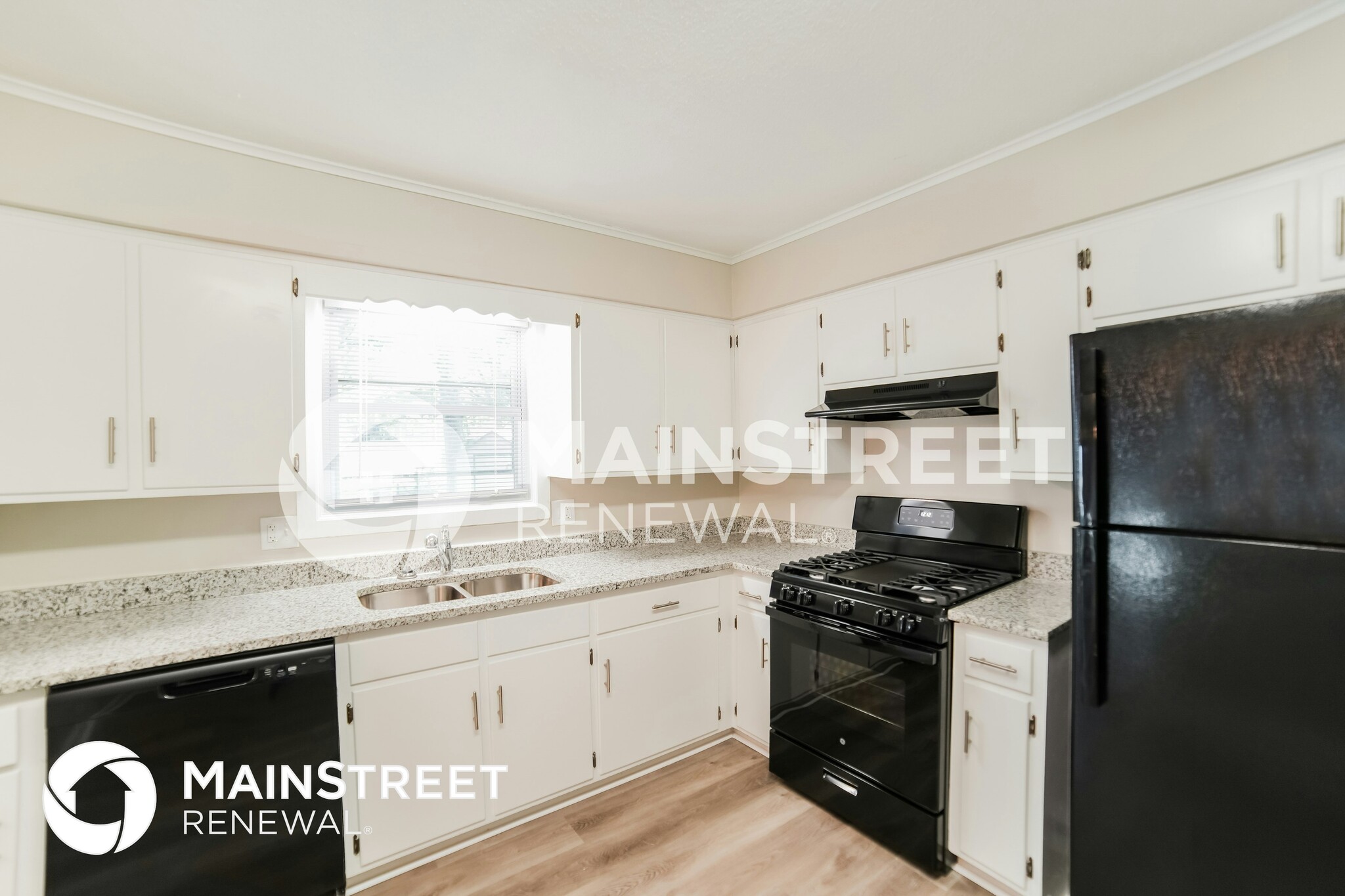 Building Photo - 816 NW Buckingham Pl