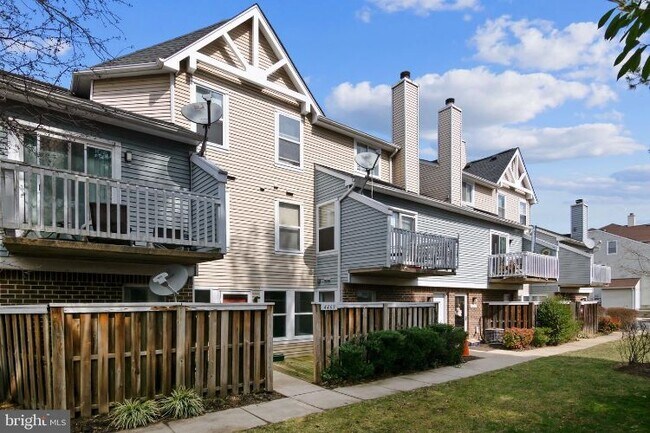 Building Photo - 4463 Pembrook Village Dr