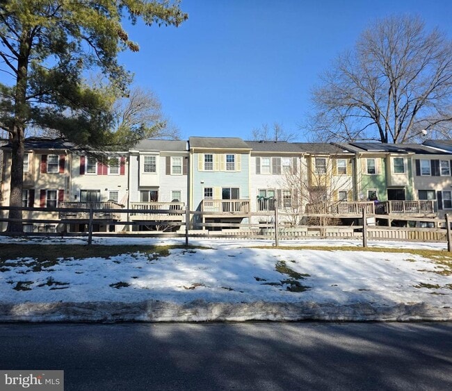 Building Photo - 20559 Strath Haven Dr