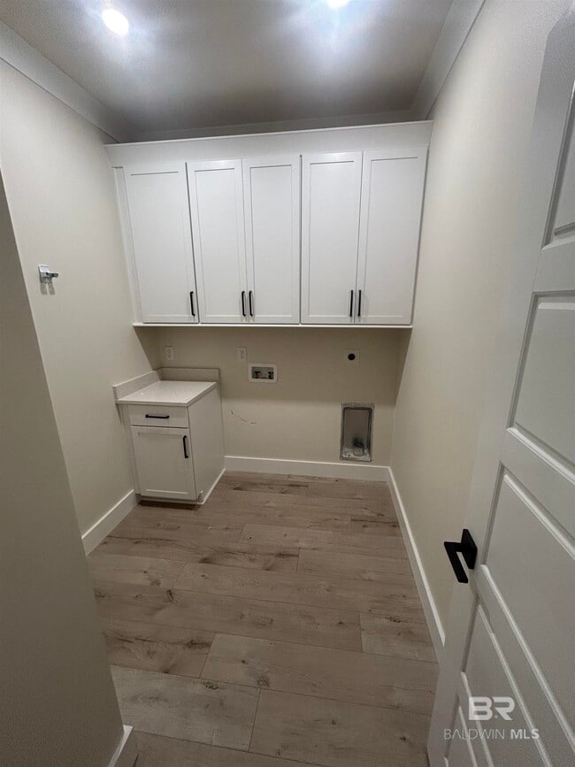 Building Photo - 5122 Pine Rd