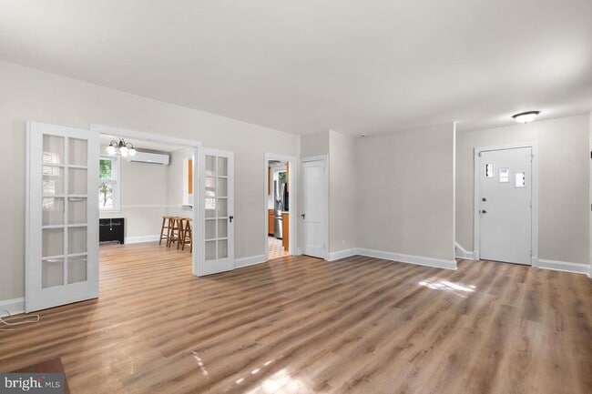 Building Photo - 23 Cedarwood Rd