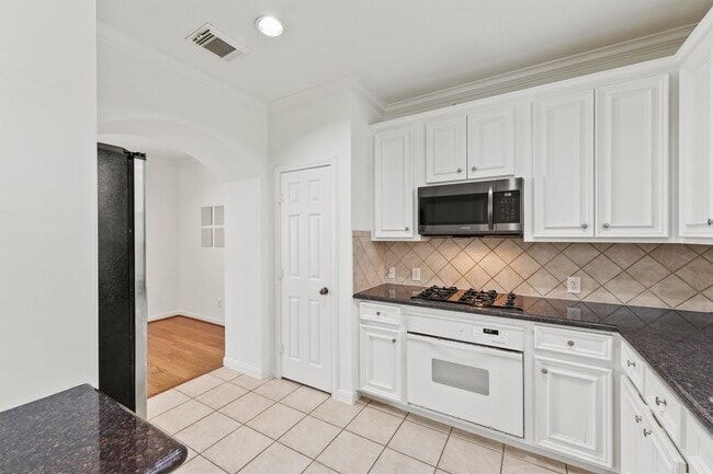 Building Photo - 1433 Oneil St