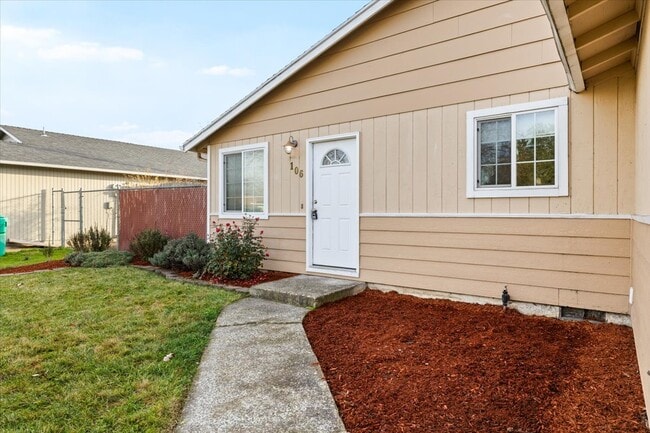 Building Photo - 106 N Buchanan Ave