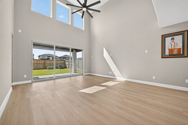 Building Photo - 161 Ginger Garlic Lp