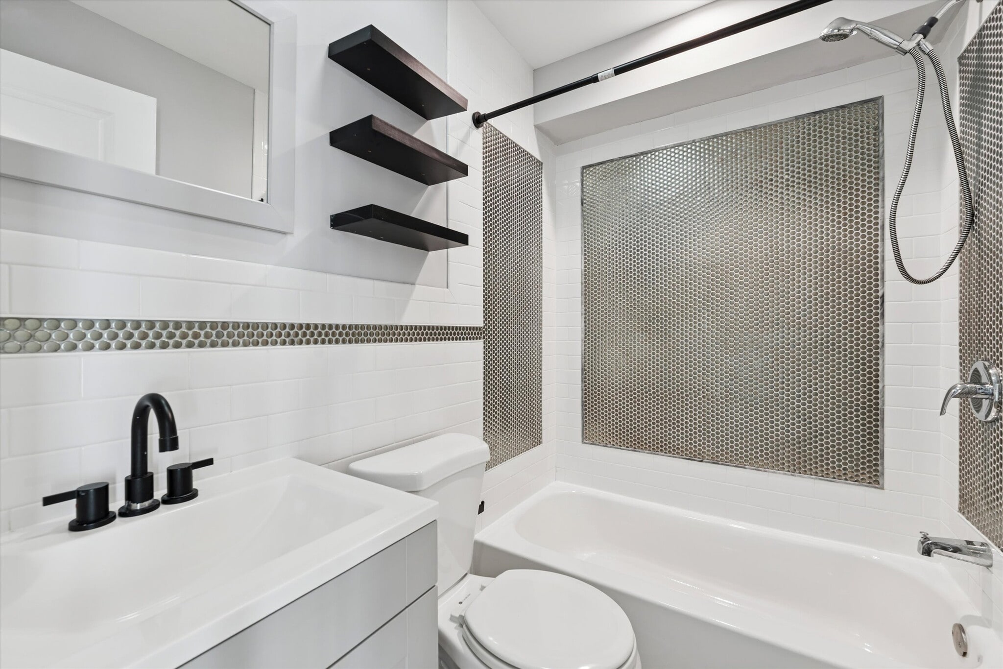 Building Photo - 2521 E Dauphin St