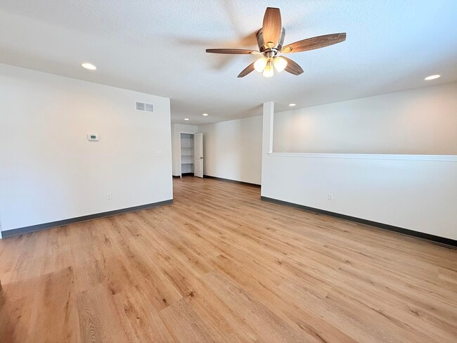 Building Photo - 8125 N Brown Station Rd