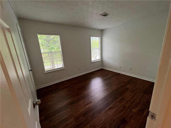 Building Photo - 571 Aberdeen Dr