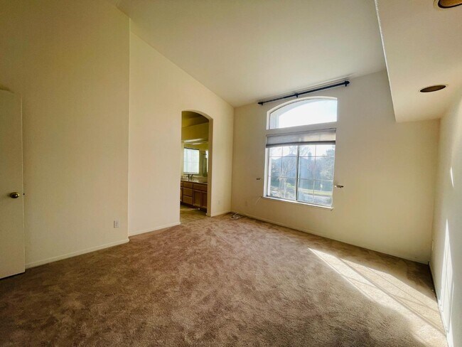 Building Photo - 596 Shoal Cir