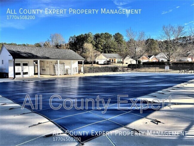 Building Photo - 520 Lazy River Ln