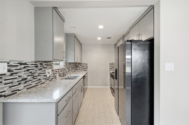 Building Photo - 4118 Garden Springs Dr