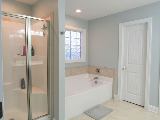 Building Photo - 4 Bedroom 2.5 Bath Onslow Bay