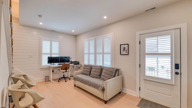 Building Photo - 6223 Winchester Ave