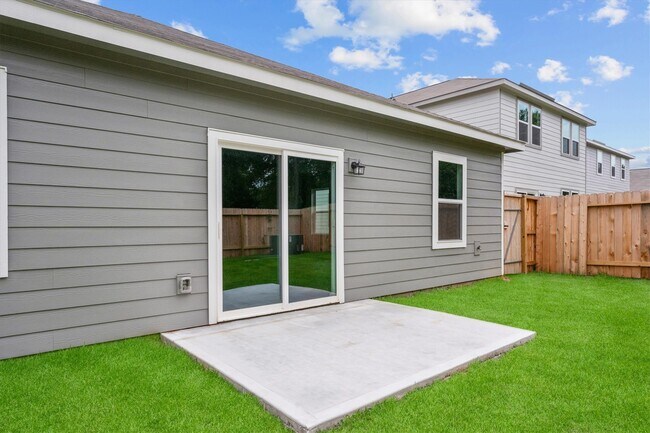 Building Photo - 31139 Gayle Prairie Oaks St