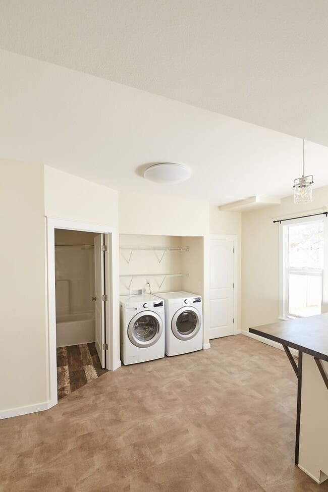 Building Photo - Lincoln