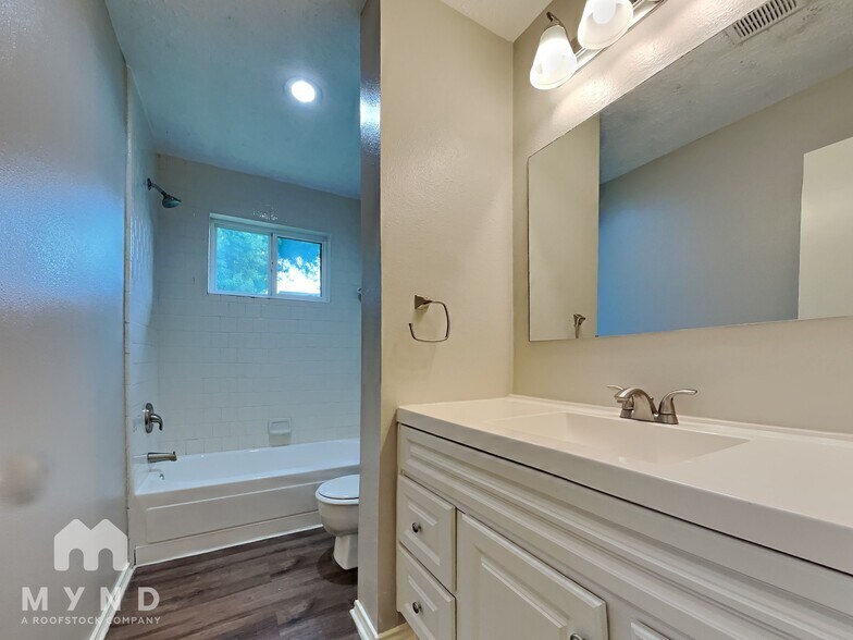 Building Photo - 5407 Cross Valley Dr