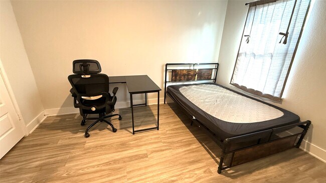 Building Photo - 4001 Cusco Ln