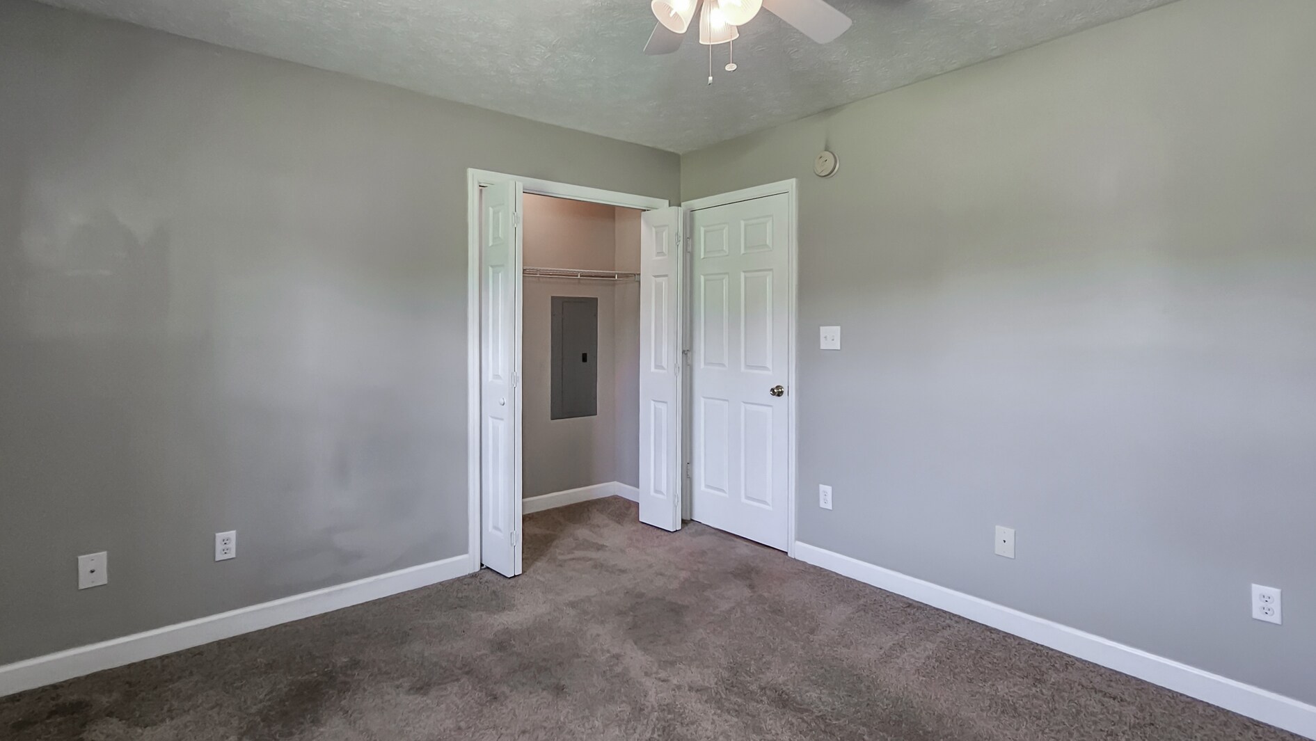 Building Photo - 14968 Cambridge Ln