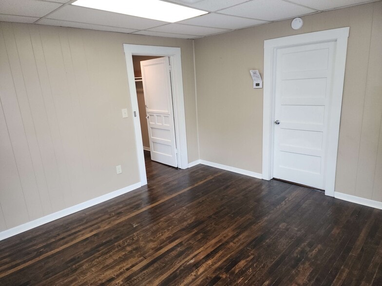 Laundry/Bedroom 2 - 102 Vermillion St