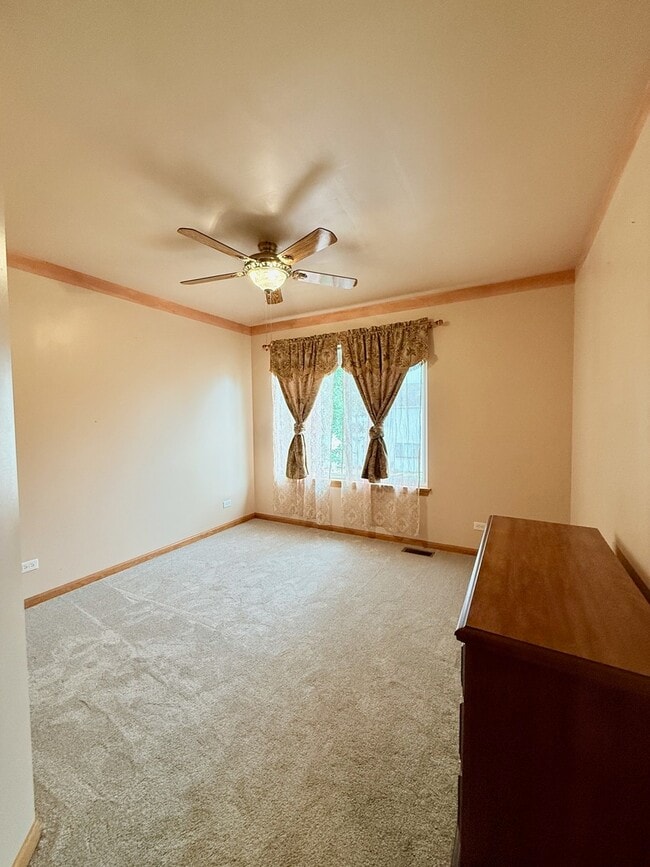 Building Photo - 34242 N Wineberry Ln