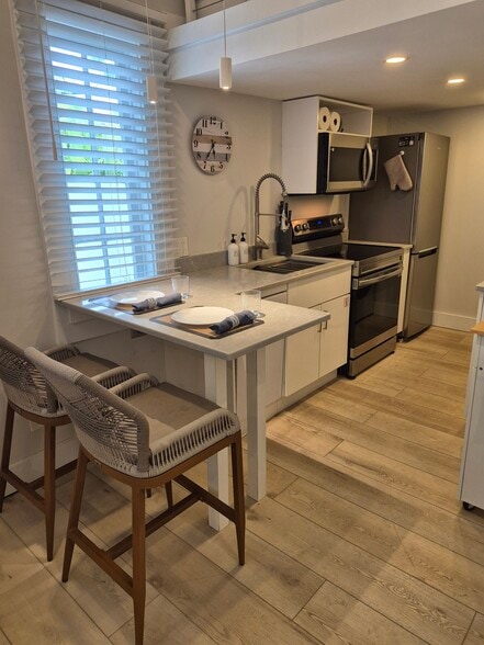 Building Photo - 1220 Newton St