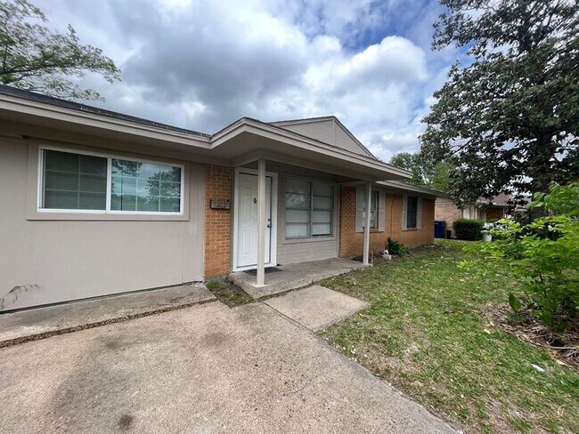Primary Photo - 3 Bedroom House in Garland, TX