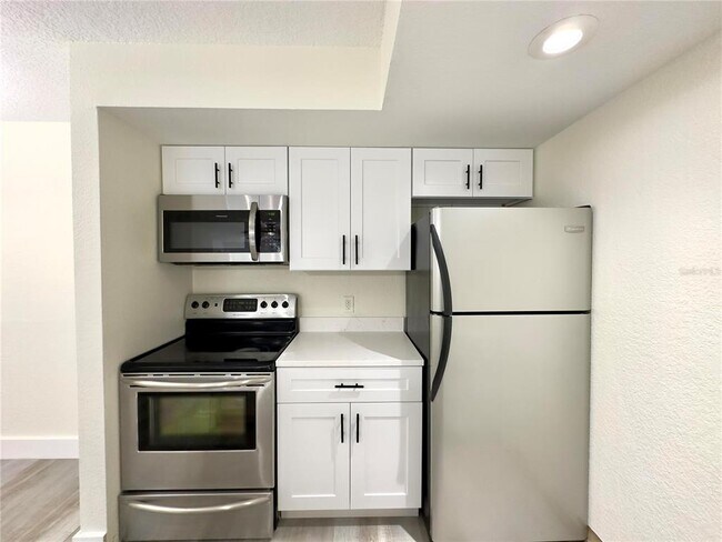 Building Photo - 5140 Conroy Rd