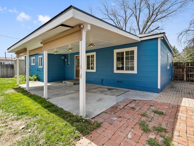 Building Photo - 1708 Probasco Way