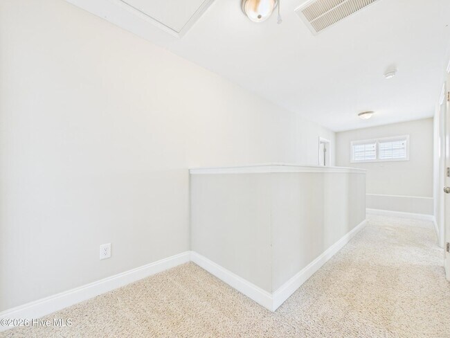 Building Photo - 478 Atwood Dr