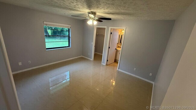 Building Photo - 1832 SE Manth Ln