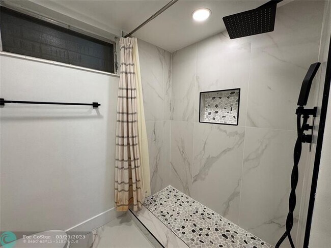 Building Photo - 4100 N 58th Ave