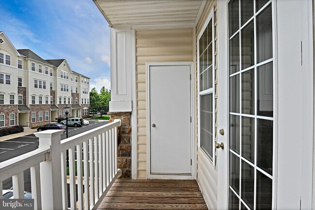 Building Photo - 24701 Byrne Meadow Square