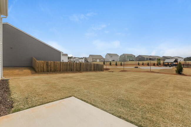 Building Photo - 258 Sinclair Way