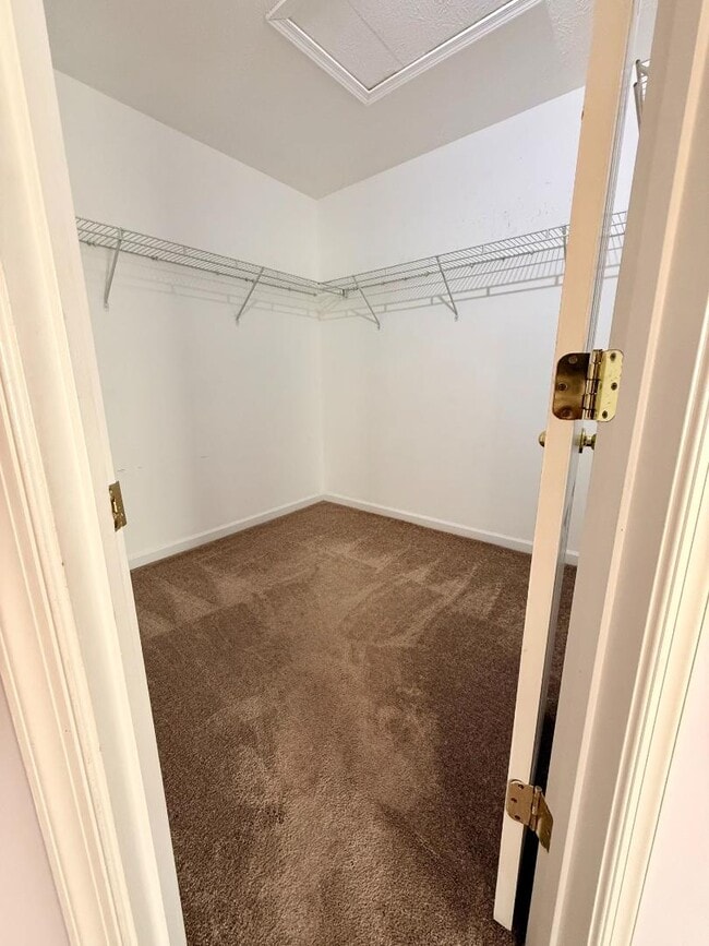 Building Photo - 838 Lowe Rd