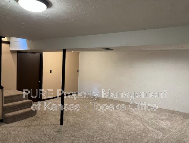 Building Photo - 418 Apollo St
