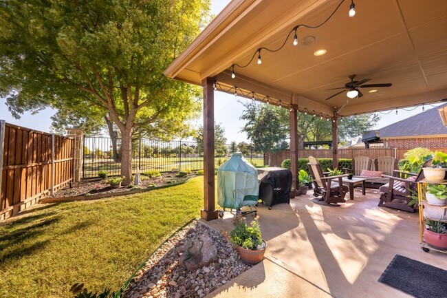 Building Photo - 810 Miramar Dr