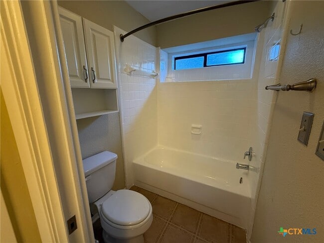 Building Photo - 758 Briarbend Dr